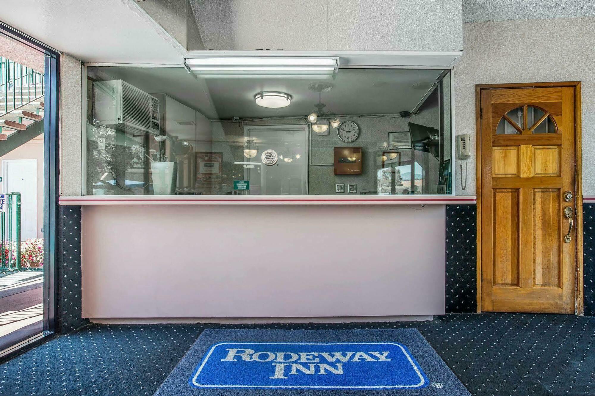 Rodeway Inn Near Melrose Ave Los Angeles Bagian luar foto
